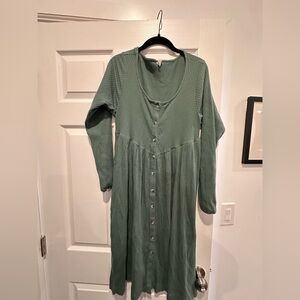 Kate Quinn - silver pine long sleeve button front dress
